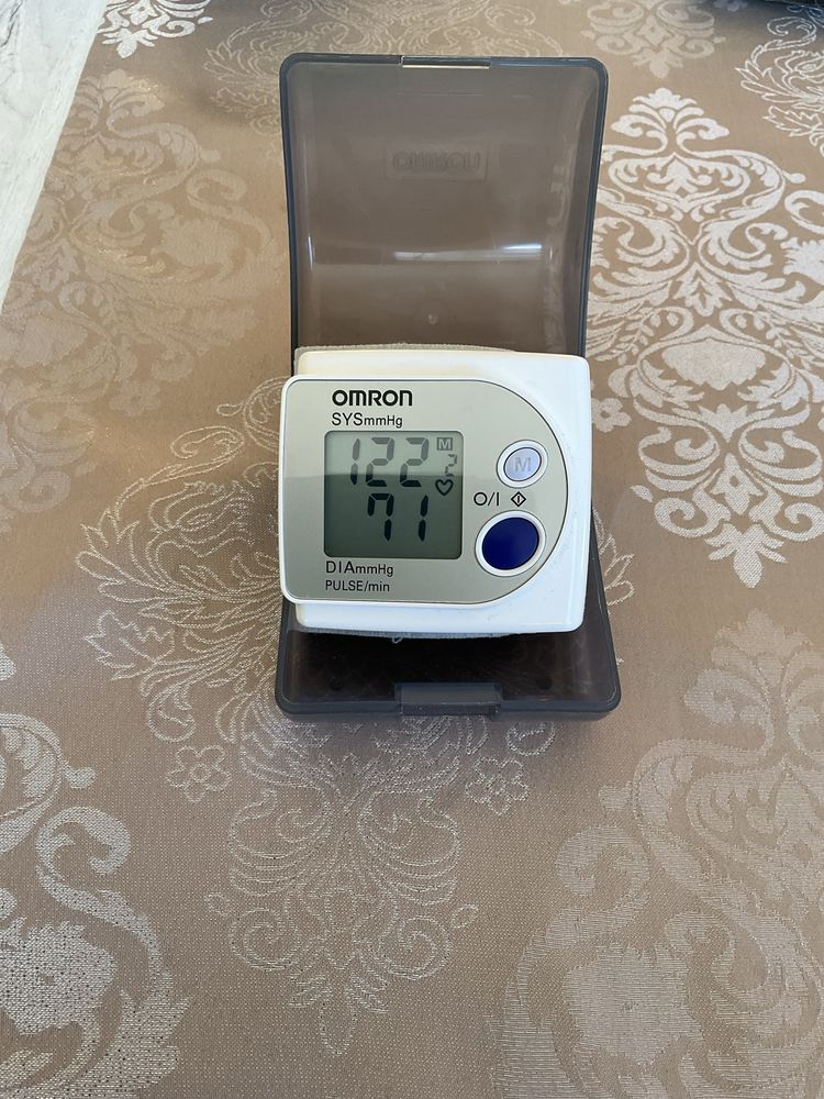 Апарат за измерване на кръвно налягане OMRON (Japan Co.Ltd) гр. Разград ...