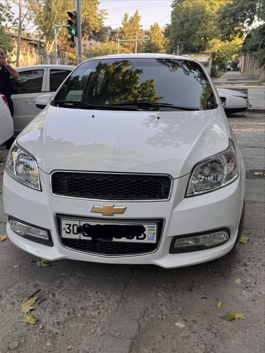 Продам нексию автомат