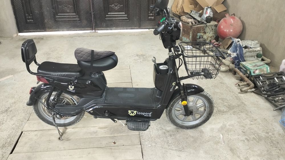 Скутер Leopard Max
