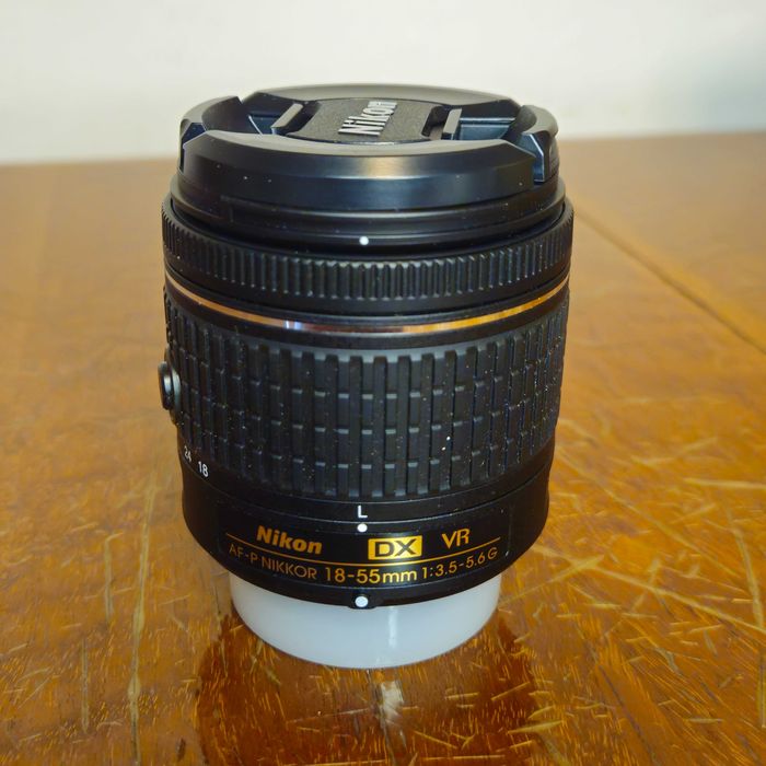 Nikon D90 + obiectiv 18-55mm VR – stare bună
