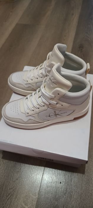 Calvin Klein оригинални дамски бели кецове, 36 н.