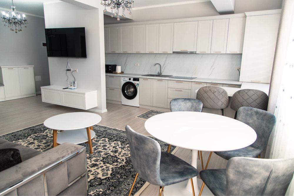 Apartament 3 camere de inchiriat
