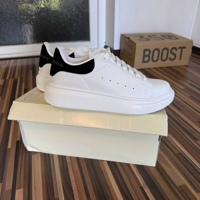 Adidasi Alexander McQueen Black/White Velvet