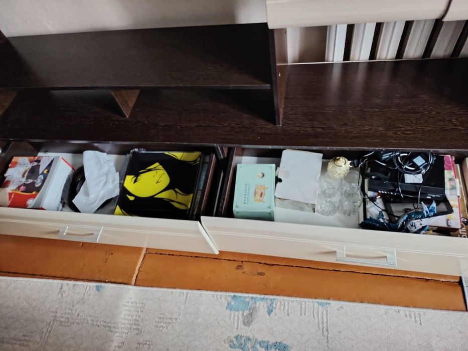 Продам стенка в хорошем состояние