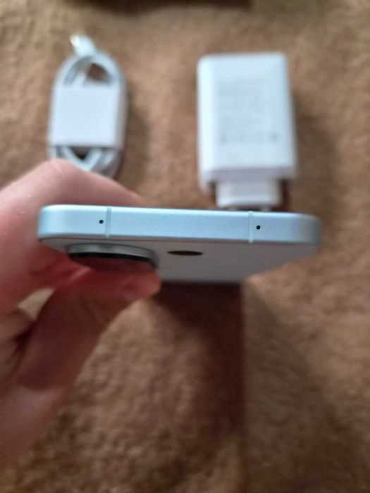 Продам смартфон Vivo X200FE 12/512Gb