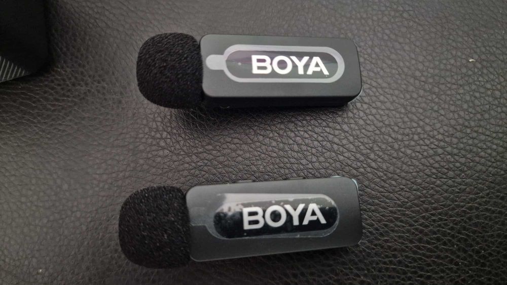 Безжичен мобилен микрофон BOYA BY-V30, за Android/iPhone, 2 души, 100 м, 36 ч, с калъф за зареждане