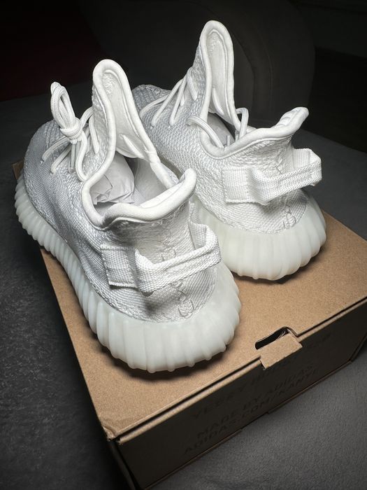 Yeezy 350 triple white