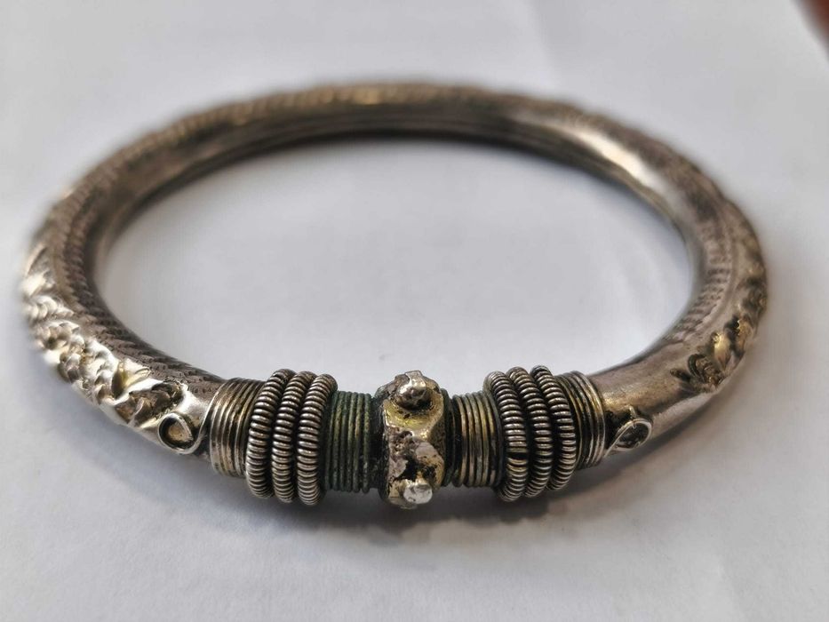 Bratara de argint veche cu model floral