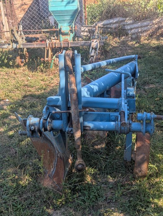 Vând tractor U650+disc și plug