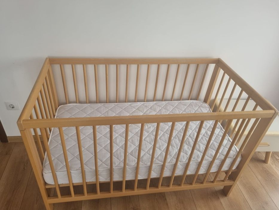 Pătuț din lemn masiv