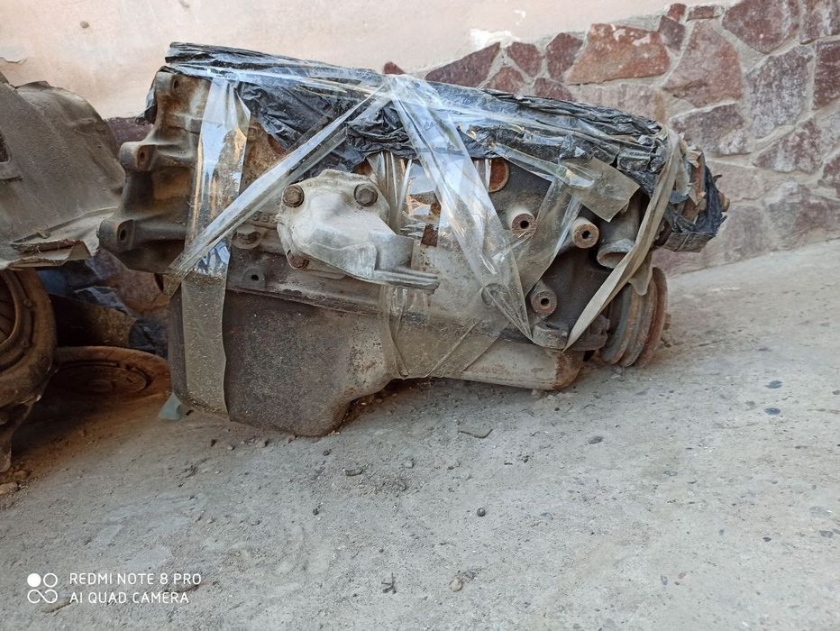 Мотор, форд объём 1.6/2л.