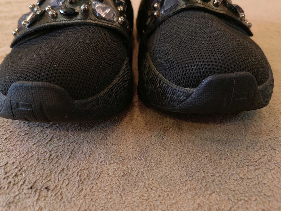 Дамски обувки с камъни