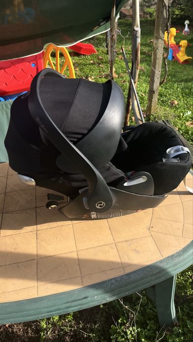 Кошница за кола cybex cloud Q ,база , адаптери gazelle s,