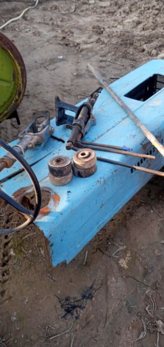 Traktor kabina kapot sotiladi