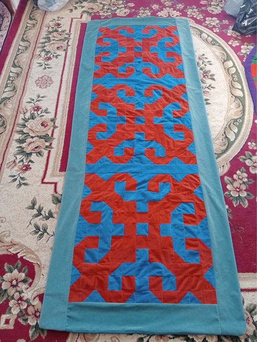 Құрақ көрпе қолмен тігілген