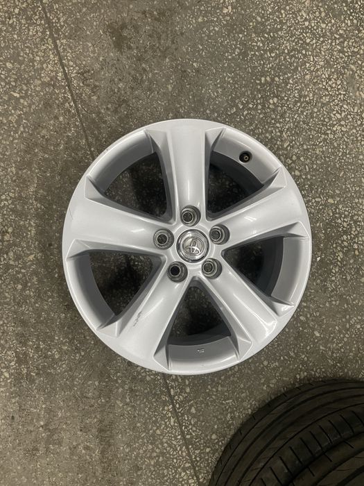 Продам диск оригинальный  Toyota Rav 4