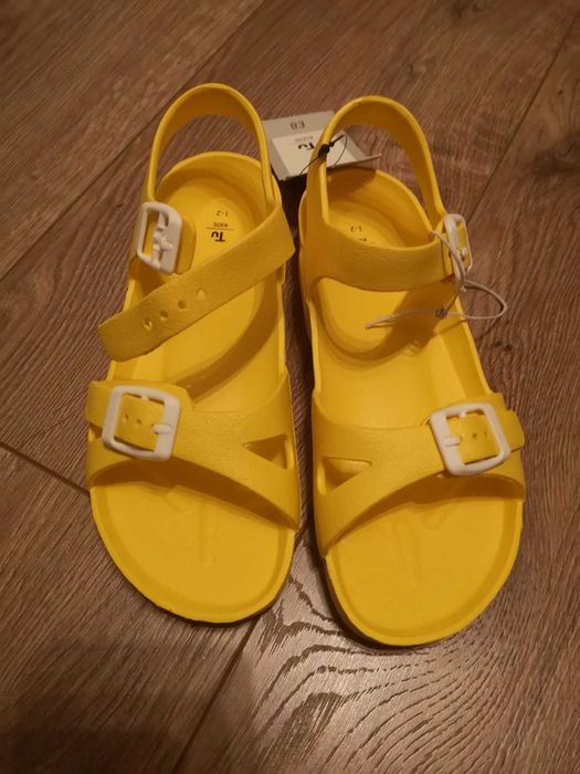 Детски сандали - жълти
