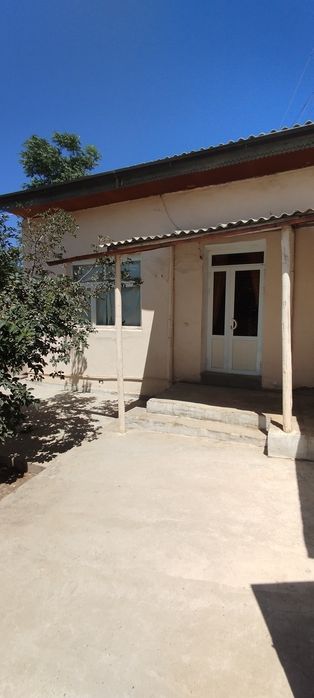 Ховли сотилади...