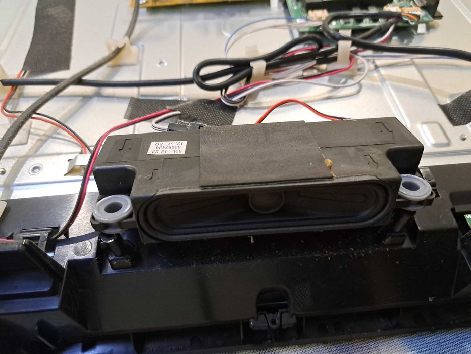 Телевизор HITACHI 49 инча на части