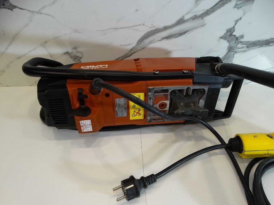 Hilti DD 250 CA - Диамантено пробивна машина