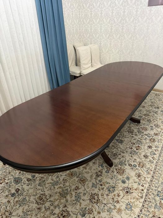 Продам гостиной стол