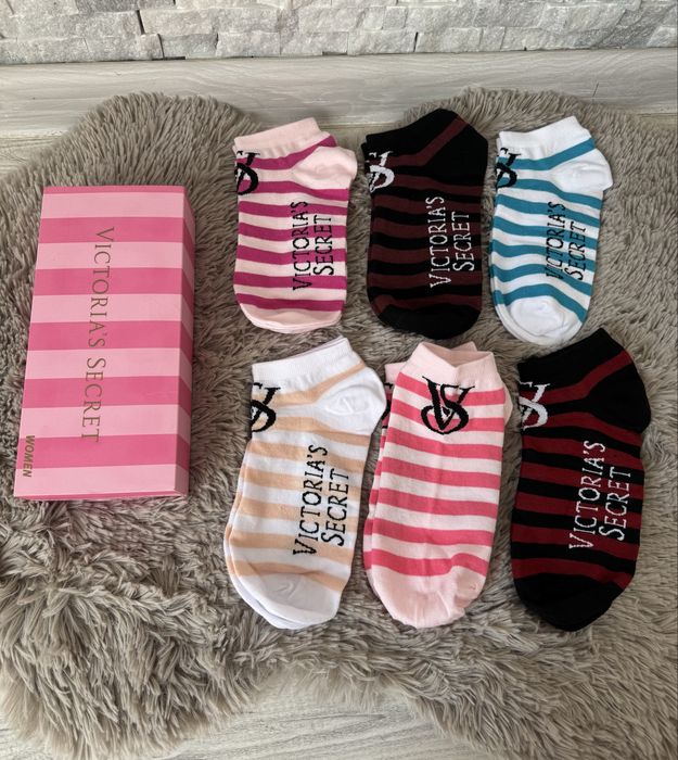 Ароматизирани къси чарапи в кутия.