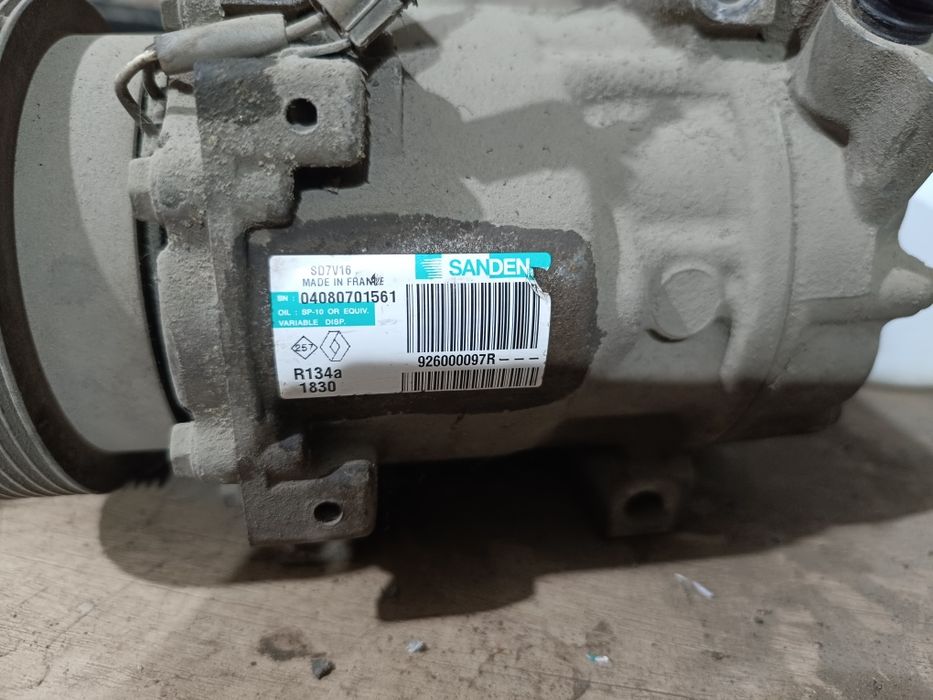 Продам компрессор кондиционера Reno Nisan