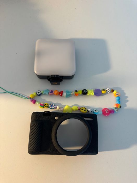 Camera Vlogging Sony ZV-1f cu accesorii incluse