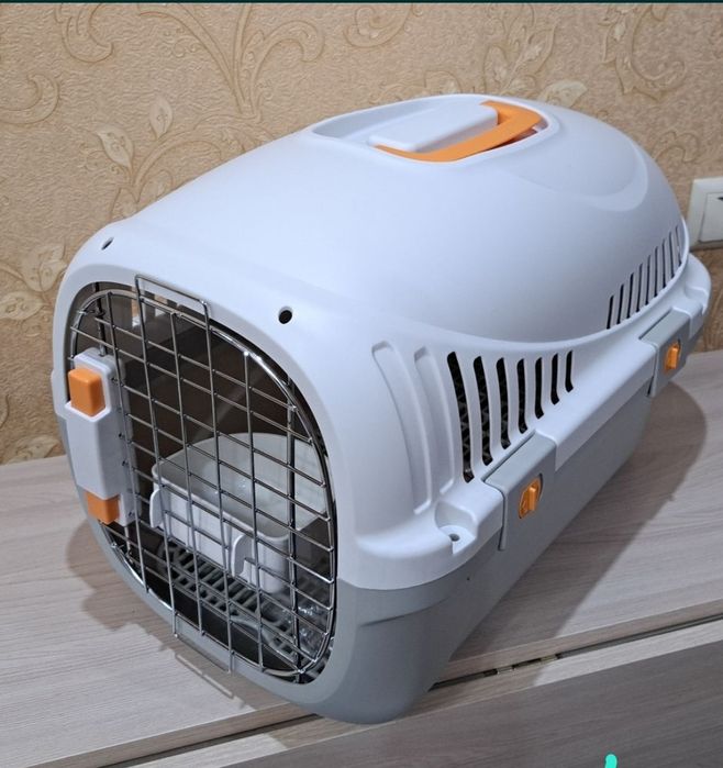 Переноска пластиковая. Новая!  Продам.