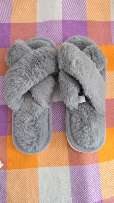 Продам кроссовки