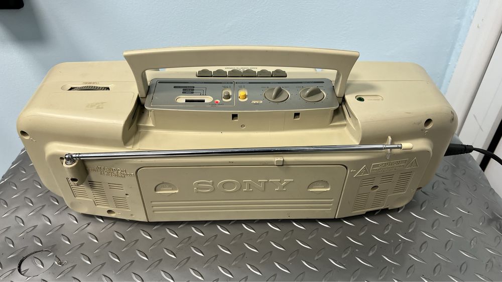 Радио касетофон Sony CFS-208