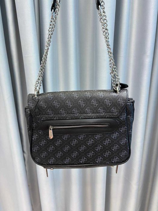 Дамска чанта  Guess