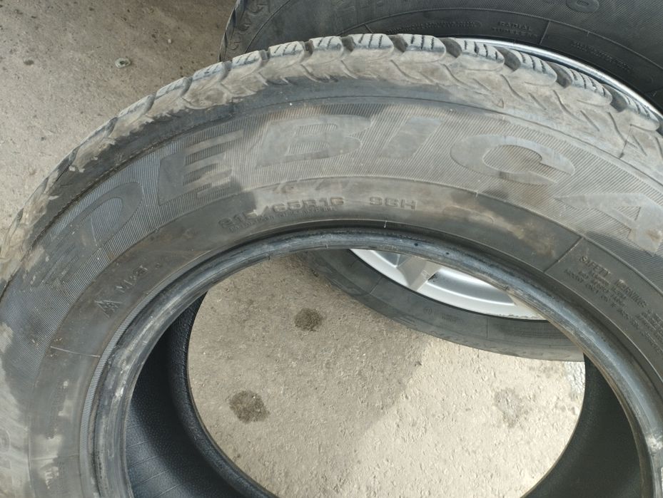 Продавам зимни гуми  дебика  фриго   215 /65/16  4 броя. 8 ММ грайфер