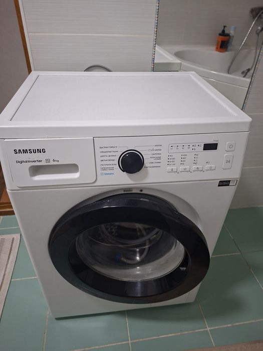 Продам машинку стиральную