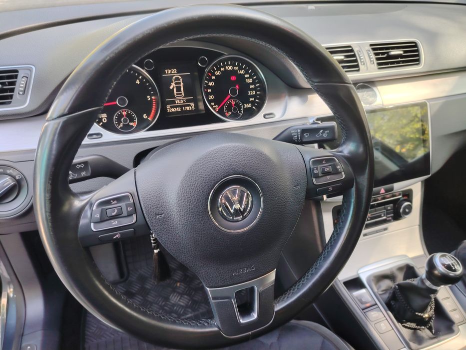 VW Passat B7 Highline Sedan 2.0 TDI 2011