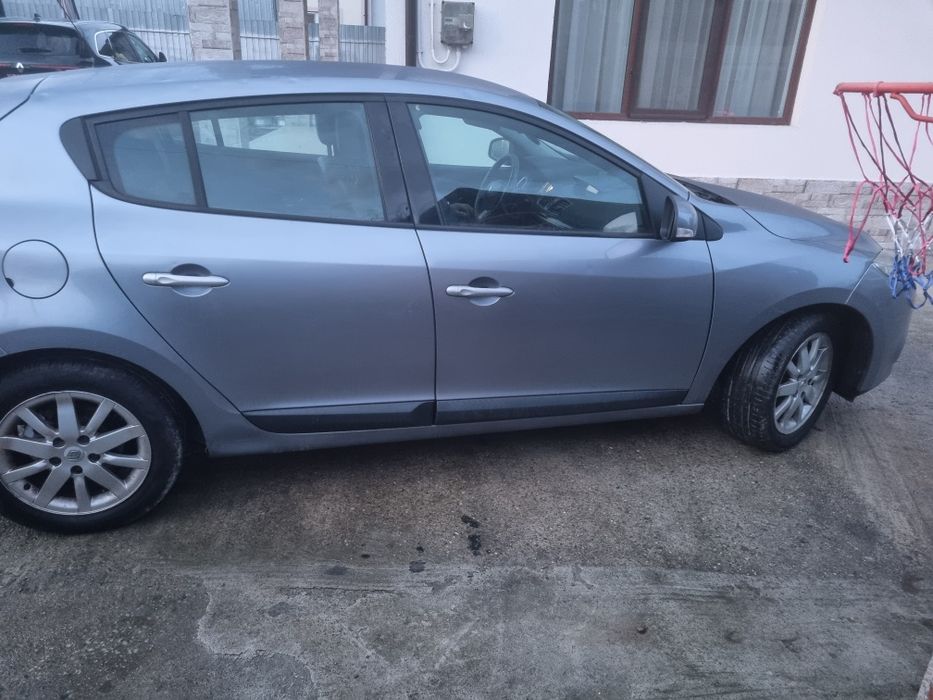 Macara  electrica ușă dreapta spate renault megane 3 hatchback  2011