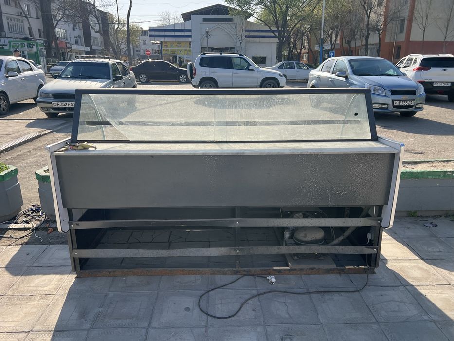 Витринный холодильник