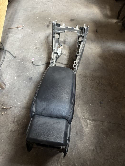 Подлакътник Mercedes B class w246