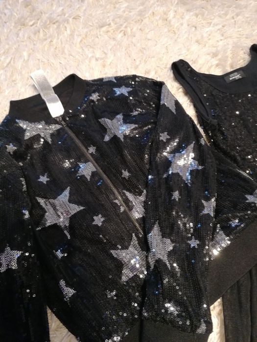 Rochita fetite+gecuta C&A cadou. 10-12 ani2 anii