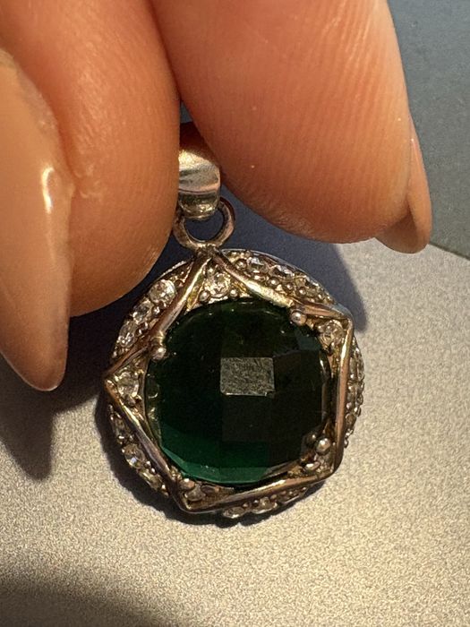 Сребърен комплект с изумруди