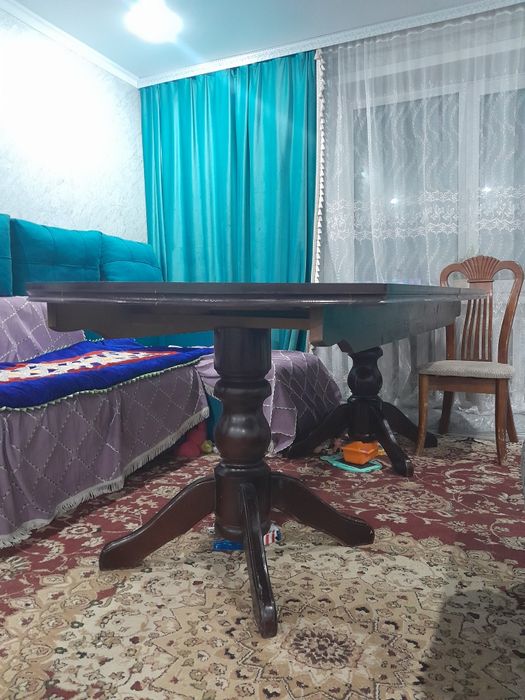 Стол для гостиной