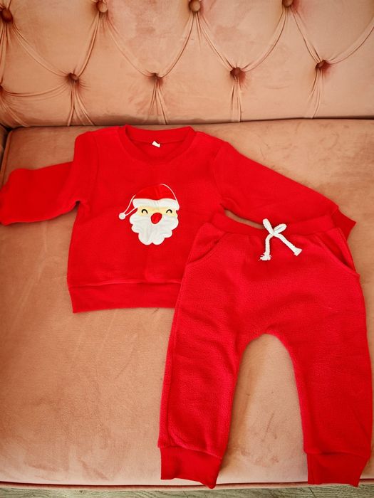 Vând trening, ca nou, vârstă 2 ani, preț 20 lei