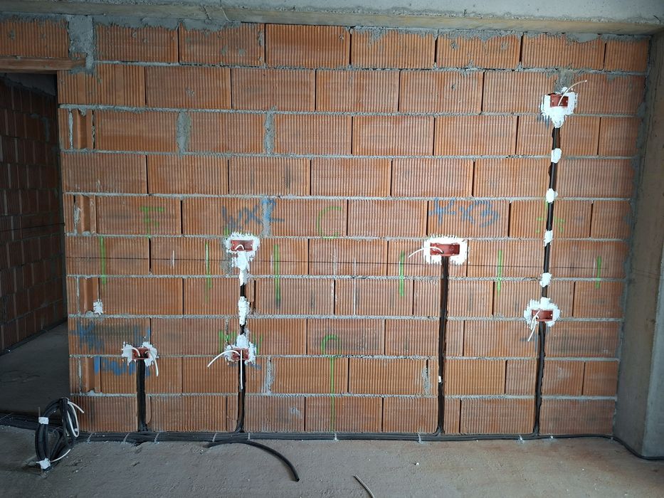 SmartGrid Install – Instalații electrice, Securitate, Panouri fotovoltaice & Smart Home