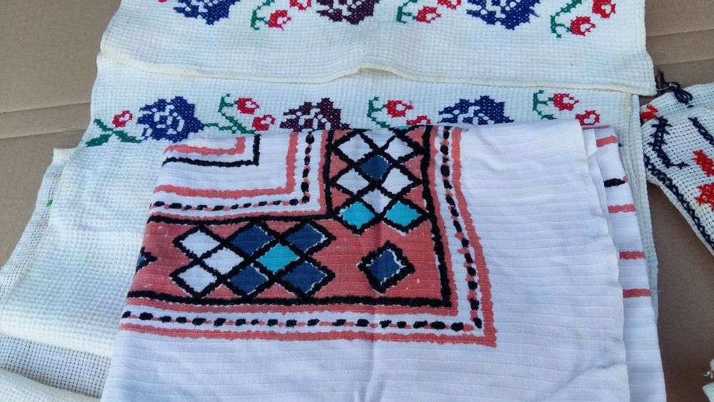 Prosoape si cearceaf tesute si lucrate manual sunt deosebite