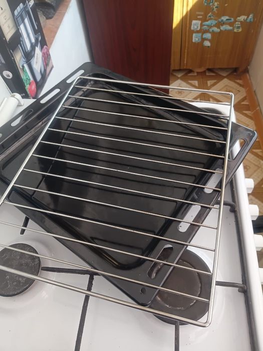 Продам газовую плиту