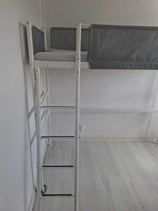 Pat metalic supraetajat copii  IKEA (include in pret si saltea)
