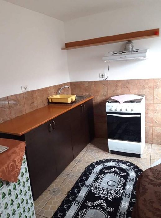 Închiriez doua garsoniere Tuzla
