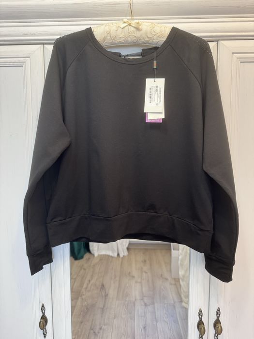 Bluza cu funda la spate