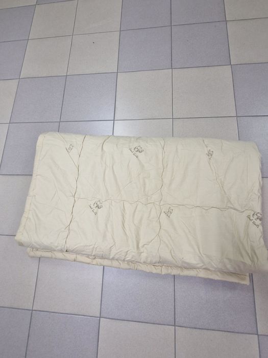 Продам верблюжье одеяло б/у. 220×180