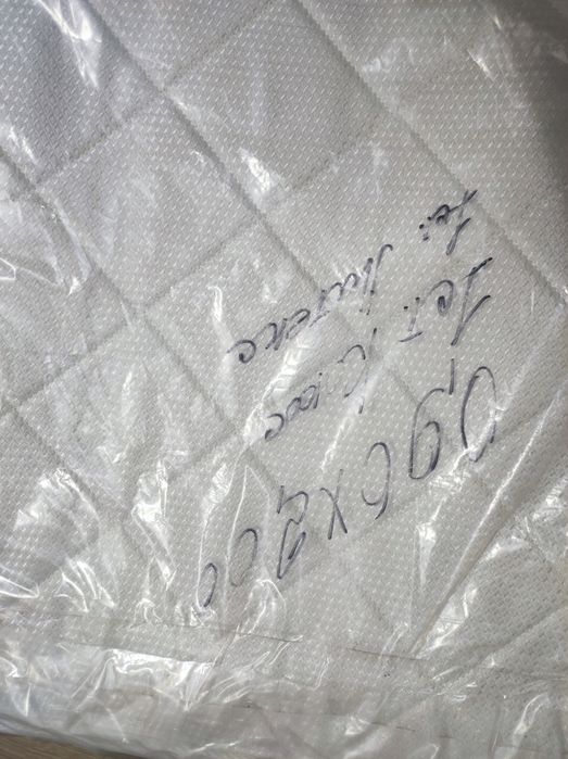 Продам матрас почти новый